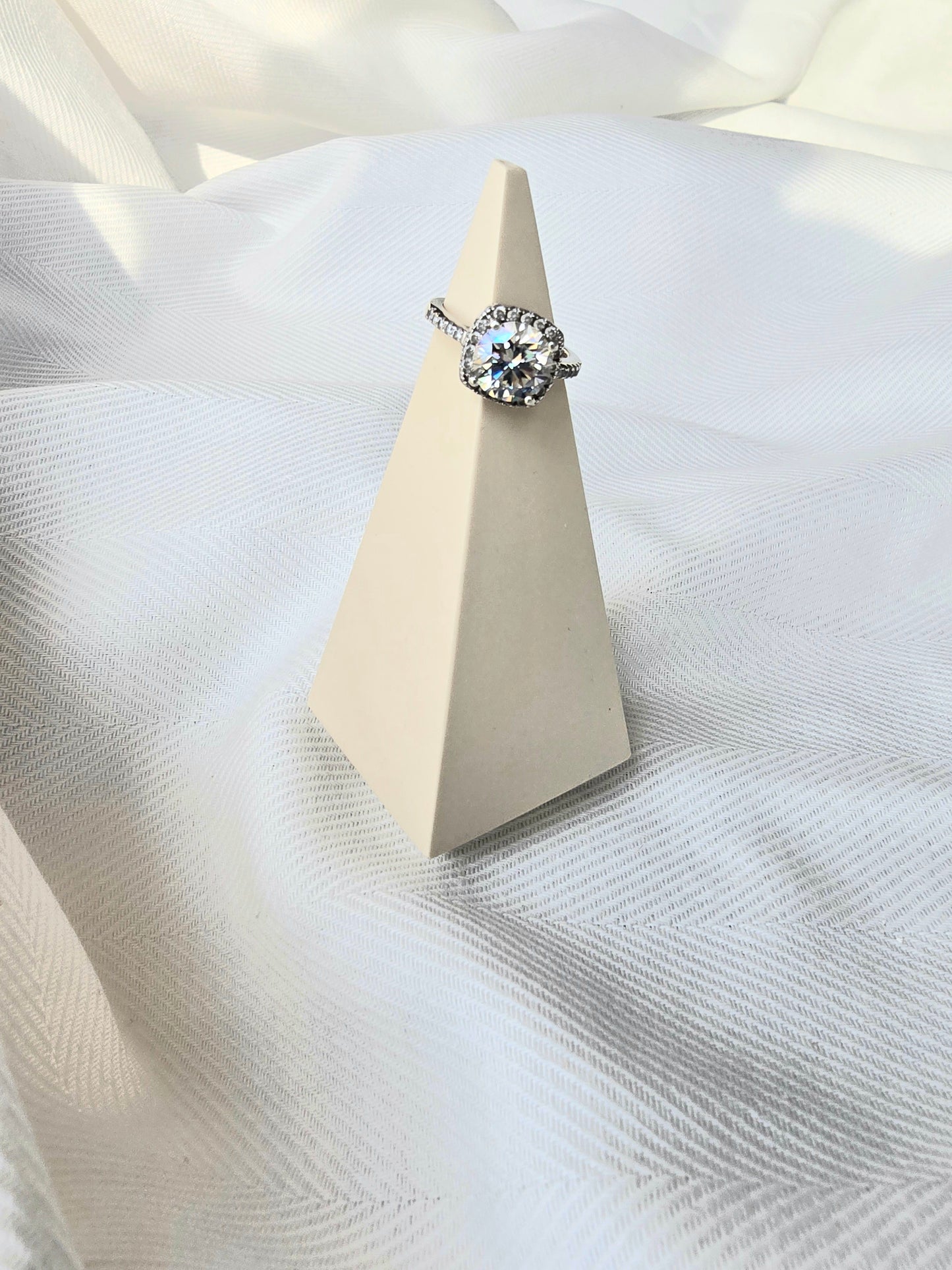 Tall Pyramid Ring Holder